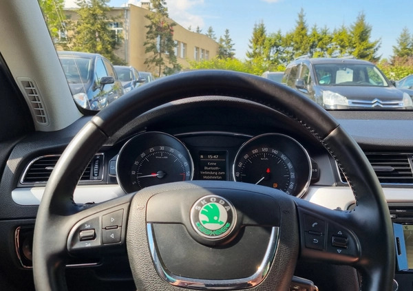 Skoda Superb cena 35600 przebieg: 239700, rok produkcji 2012 z Ostrów Lubelski małe 562